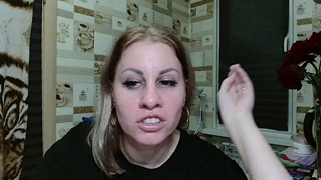 Chat XXX en directo de TherestlessKitty