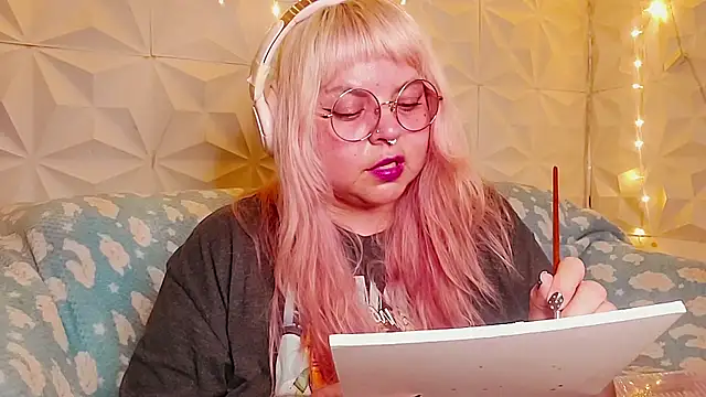 XXX chat uživo modela Satyn_doll