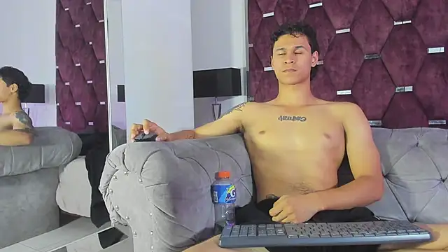 Chatroom XXX en direct de TonyBenedetti