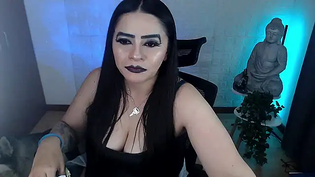 Chatroom XXX en direct de GODDESS_EVANS