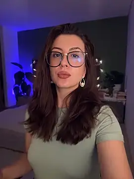EmaSaenz's Live XXX Chat