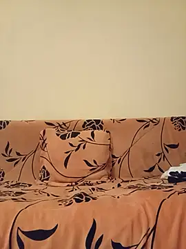 XXX chat uživo modela Ruby_Quin