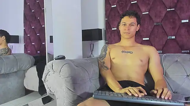 Chat +18 de TonyBenedetti ao vivo
