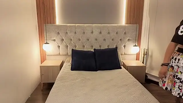 LiaMonroee_'s Live XXX Chat