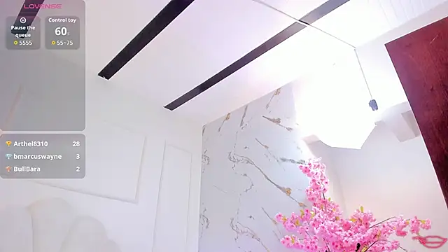 BrianaHazel's Live XXX Chat
