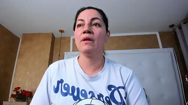 Heidy_milf 现场XXX聊天