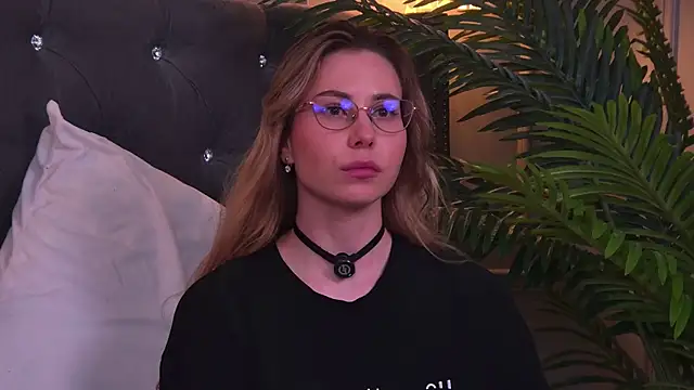 -SaraBlack-'s Live XXX Chat