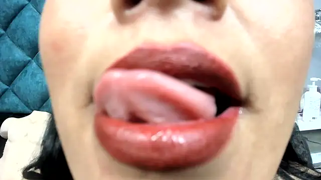 PENELOPELEWISs live XXX chat