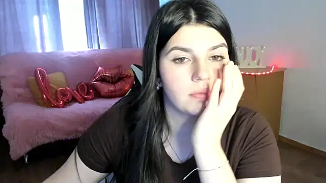KisaModel XXX чат на живо