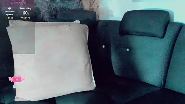 Emmaa_Saenz_のライブXXXチャット