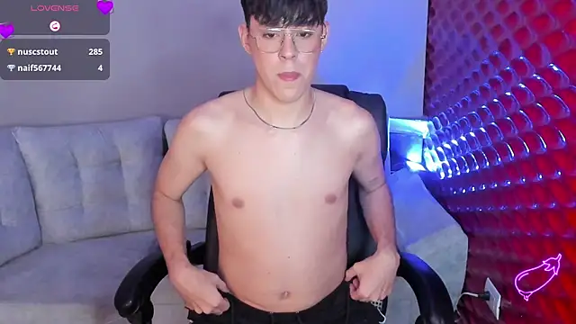 XXX chat uživo modela Tom_Parker_