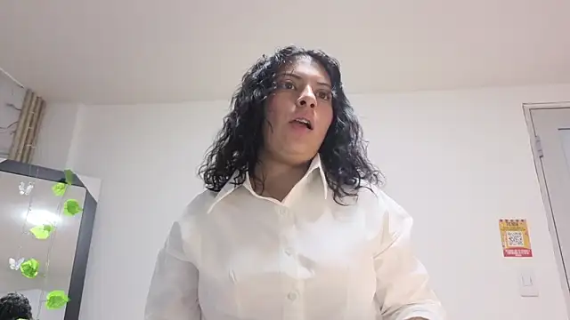 Iam_Issaa Adlı Modelin Canlı XXX Sohbeti