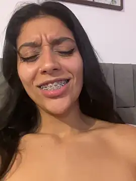 BrittanyDiaz Chat XXX in diretta