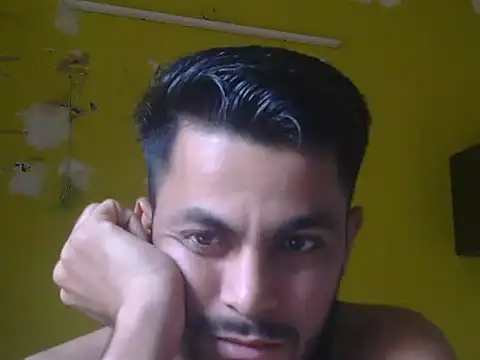 Chat +18 de Stubborndesiboy ao vivo