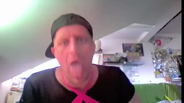 Bigthroaterboyのウェブカメラショー