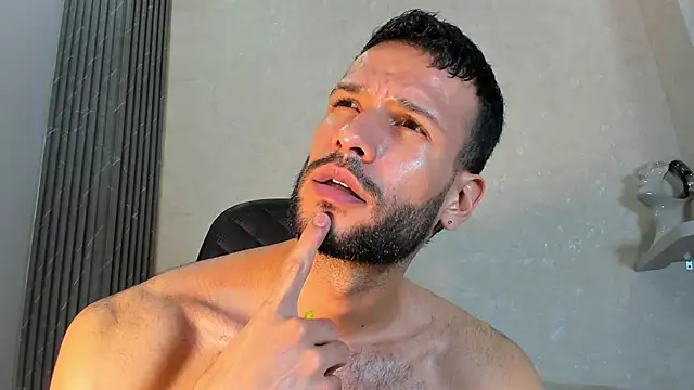 Jacob_Benelli Adlı Modelin Canlı XXX Sohbeti