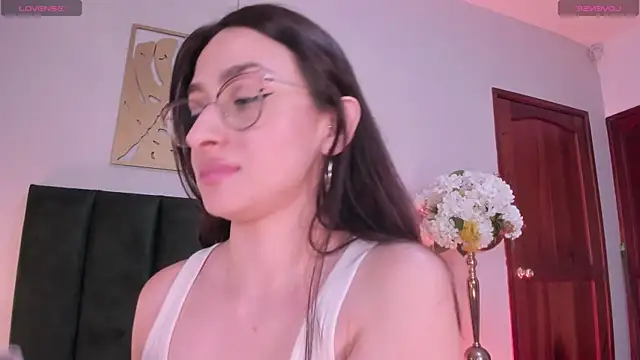 AndraCyruss Adlı Modelin Canlı XXX Sohbeti