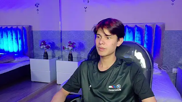 Derek_SinnのライブXXXチャット