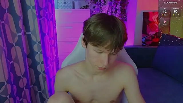 XXX chat uživo modela cuMte_boy