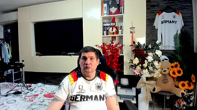 SpartacusDaddy48 élő XXX-chatje