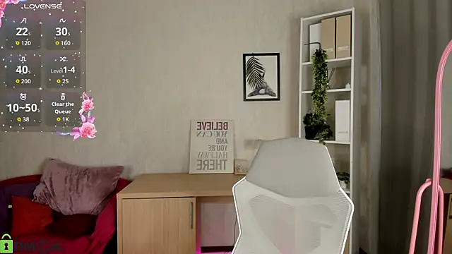 Онлайн чат XXX Lessi_Panic