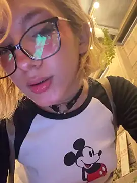 SweetBunnyGF 即時 XXX 聊天