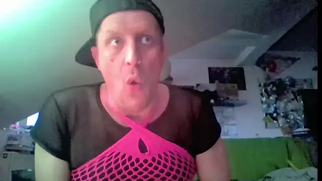 Bigthroaterboy Webcam Show