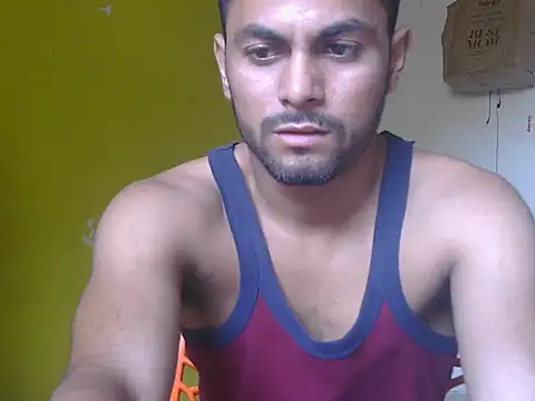 Stubborndesiboy Adlı Modelin Canlı XXX Sohbeti