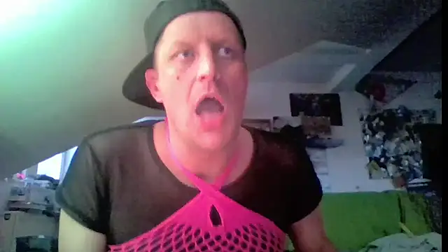 Bigthroaterboy Webcam-Show