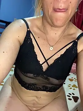 צ'אט XXX בשידור חי של Tiana_tits