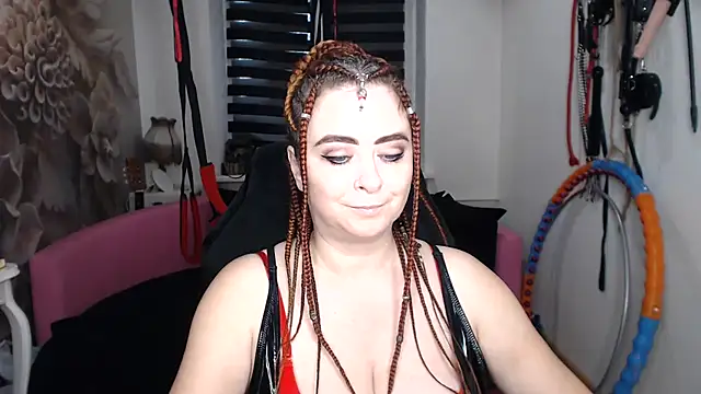 MISSwithDOLLS élő XXX-chatje