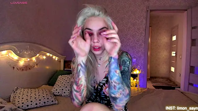 Czat XXX na żywo – LillyMoure_