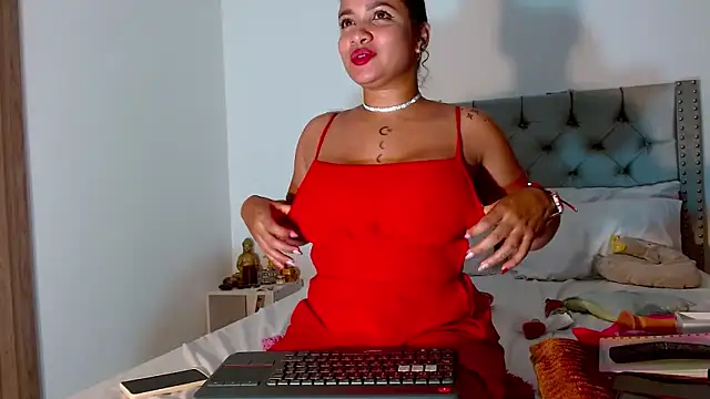 celeneortii's Live XXX Chat