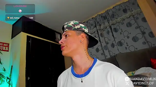 Chat XXX en directo de DavidNeill