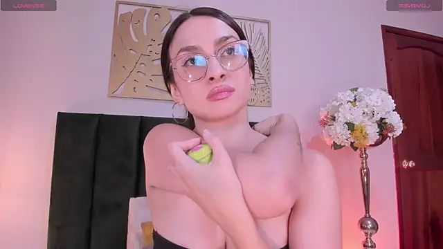 AndraCyruss' Live XXX Chat