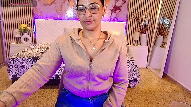 IvyShine7's Live XXX Chat