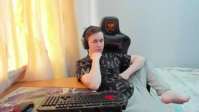 iliaskrislove Chat XXX live
