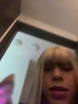 XXX chat uživo modela badangelsuw