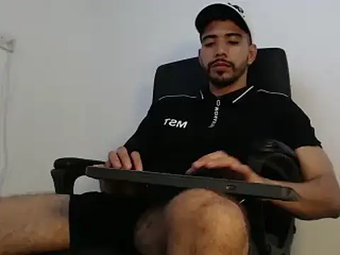 Kratoswolf Live XXX Chat