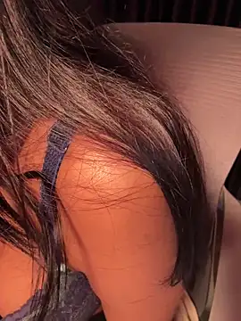 XXX chat uživo modela Lucky_Flora