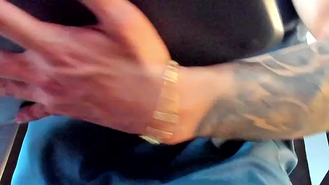 Онлайн чат XXX Justin_WhiteJS