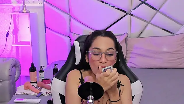 Chat XXX en directo de GabbieSkinny