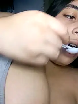 xandra252 现场XXX聊天