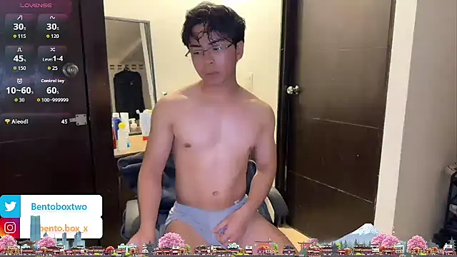 BentoBoxxx live XXX chat