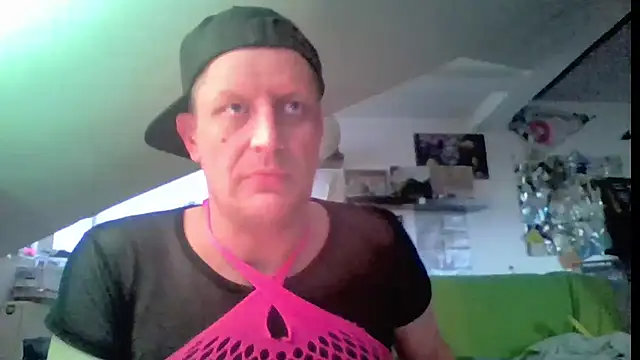 Show modela Bigthroaterboy na web-kameri