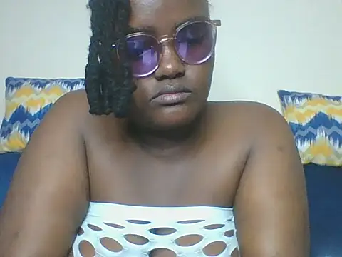 Busty_Bambii254's Live XXX Chat