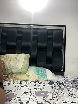 Chatroom XXX en direct de dirty_couple11