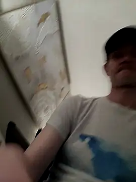 Drewpackn8: διαδικτυακό σόου στην κάμερα
