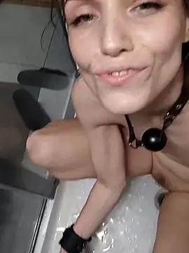 XXX chat uživo modela Angie_meow