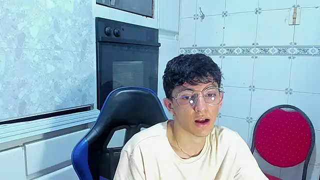 ElanGiraldo's Live XXX Chat